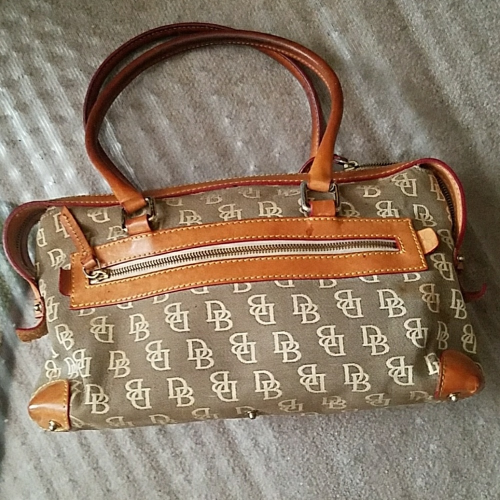 Handbag - Picture 2 of 3
